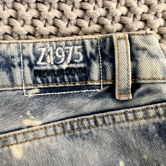 Zara Distressed Cuffed Jean Shorts - Picture 8 of 11